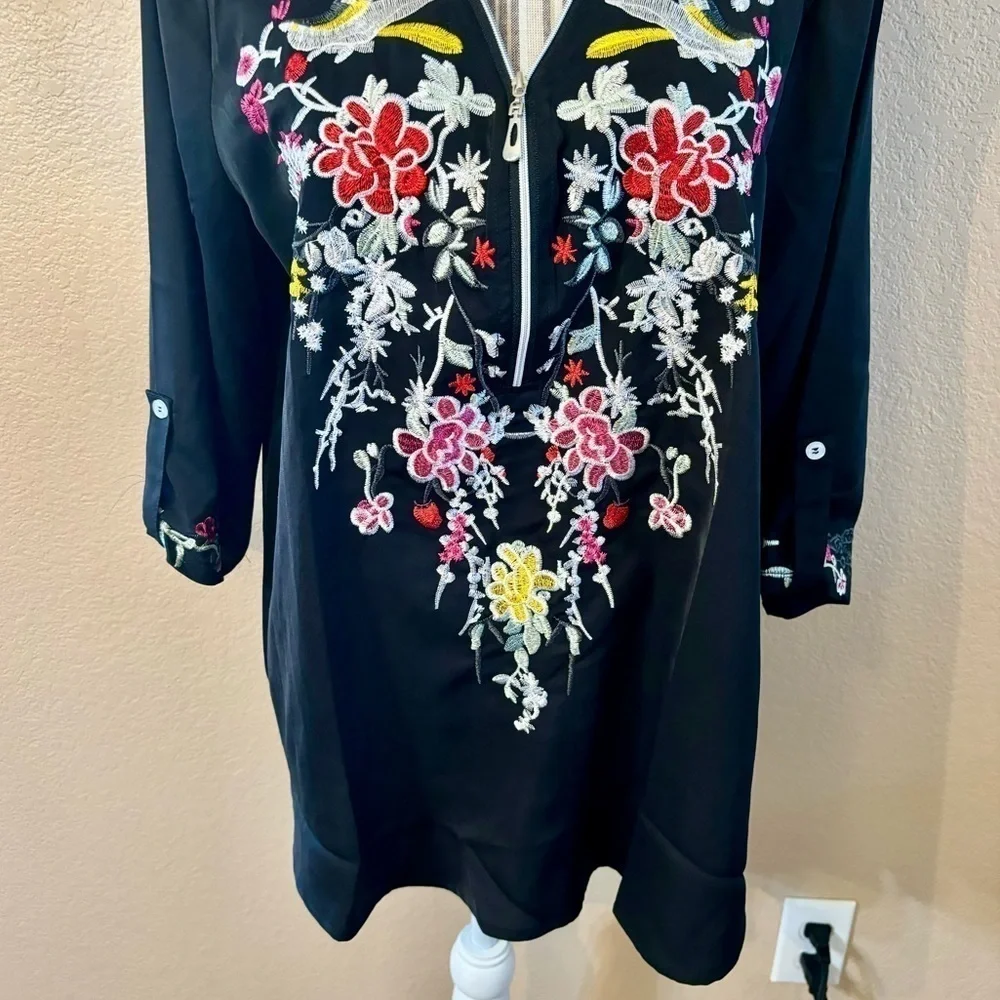 NWT Tunic Top Small Oversized Grosy Black Embroidered Floral Pink White Zip Neck - Picture 4 of 15
